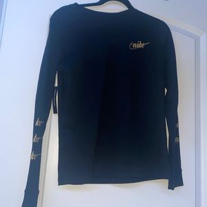 black and gold nike long sleeve shirt